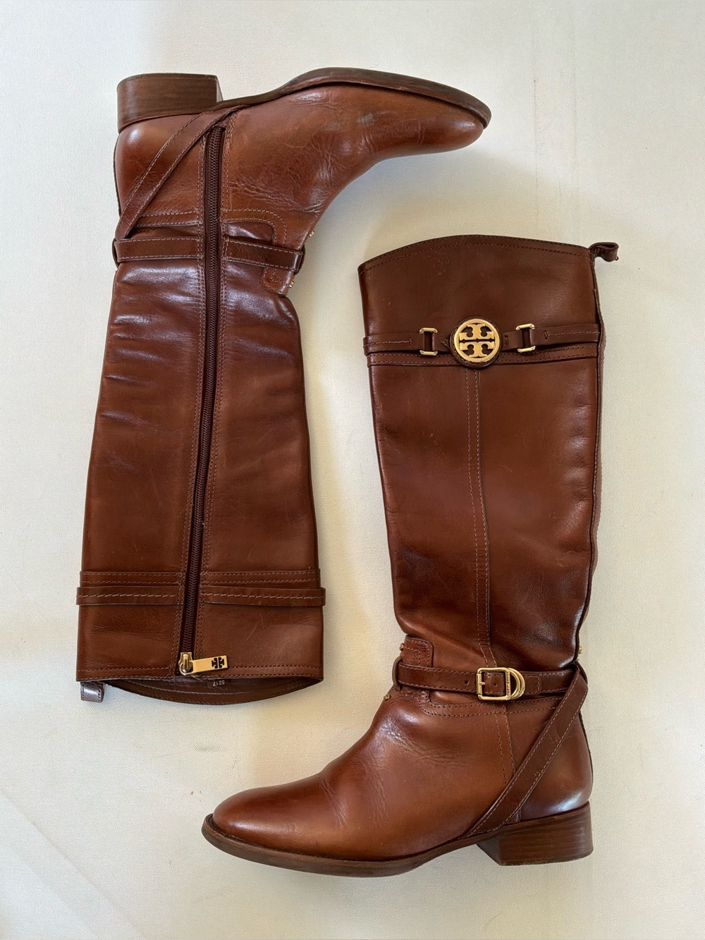 Tory Burch Brown Leather Riding Boots Gold Logo Medallion Size 8.5 M Brazil